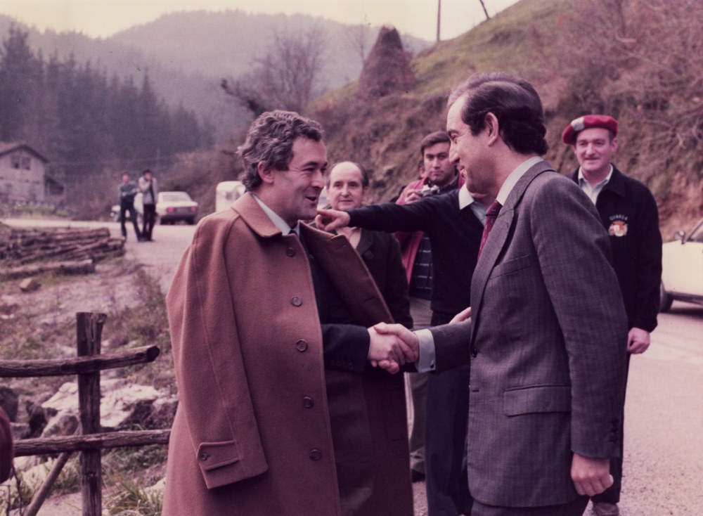 El Archivo Municipal de Eibar recuerda en su canal de Youtube la inauguración de la Presa de Aixola