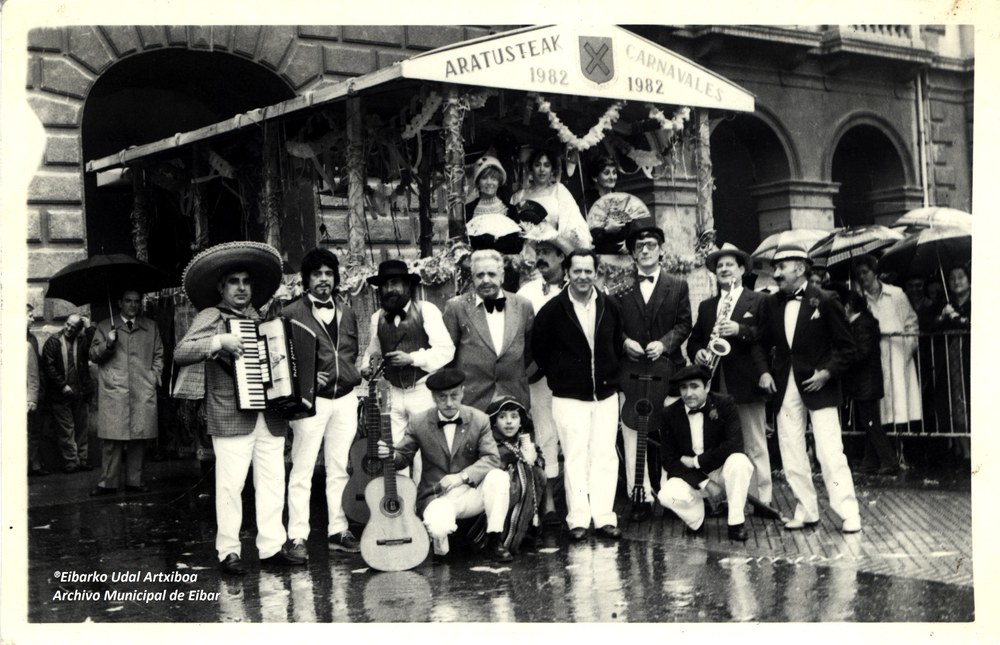 El Archivo Municipal de Eibar recupera imágenes del Carnaval del año 1982. Caranavales año 1982