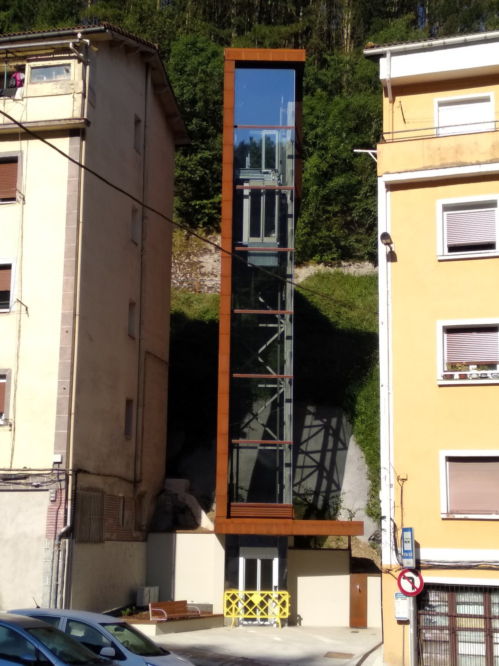 El nuevo ascensor público de Txonta ya está en funcionamiento El nuevo ascensor público de Txonta.
