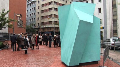 La escultura "Txopitea eta Pakea" se ubicará en el entorno del nuevo edificio multifuncional y equipamiento cultural 'Errebal Plazia'
