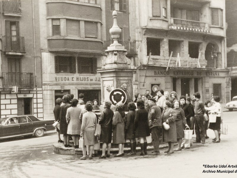 ¿Sabías que hace ya 130 años que se colocó la primera fuente de Ibarrecruz? ¿Sabías que hace ya 130 años que se colocó la primera fuente de Ibarrecruz?
