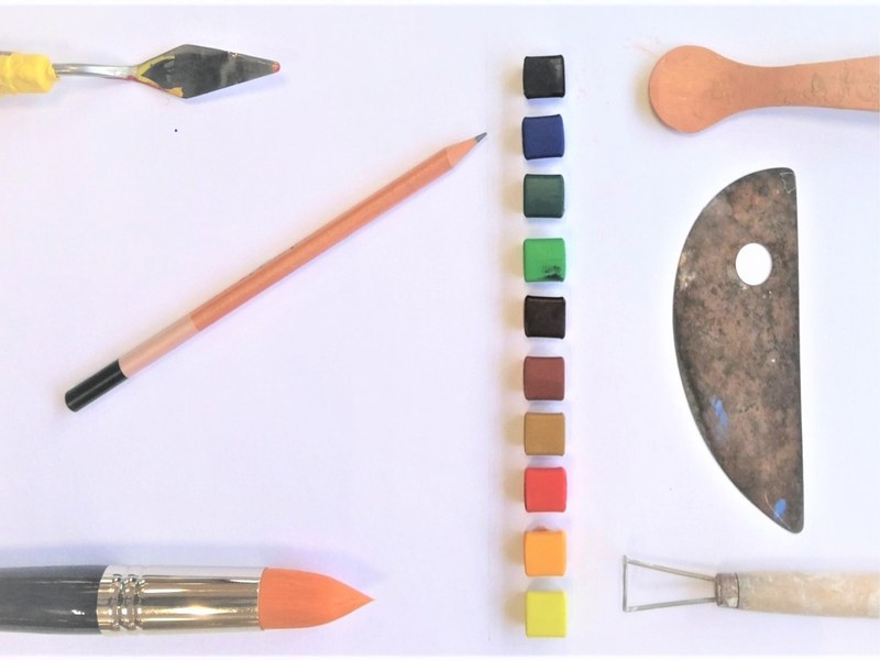 Escuelas Municipales de Dibujo-Pintura y Cerámica eskolak