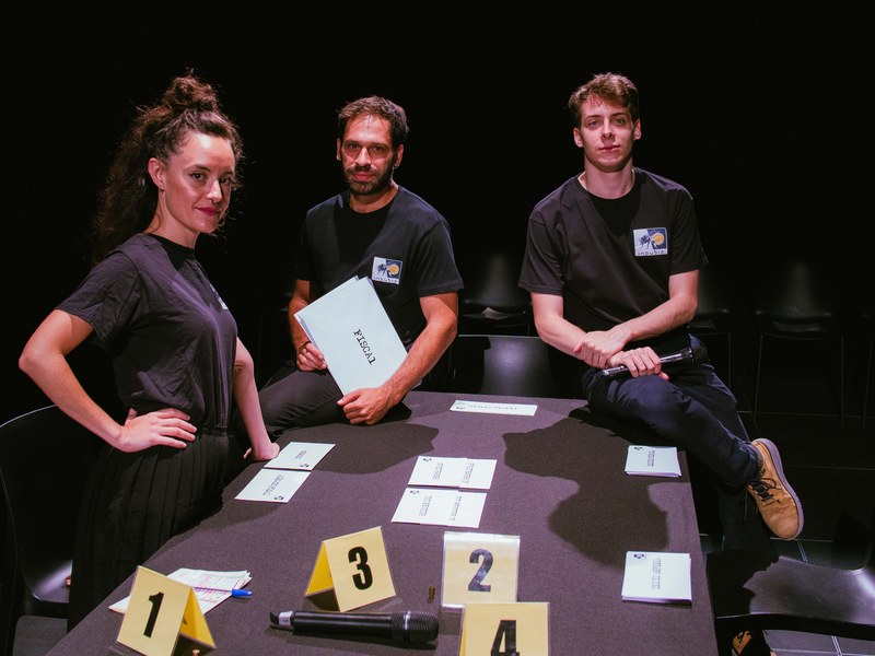 Teatro "Juicio al extranjero"