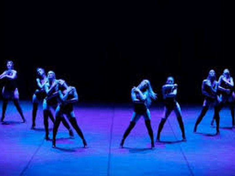 Espectáculo de danza del grupo KOA.