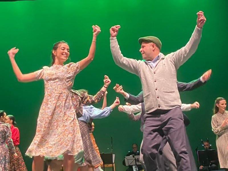 Miña Nai, espectáculo