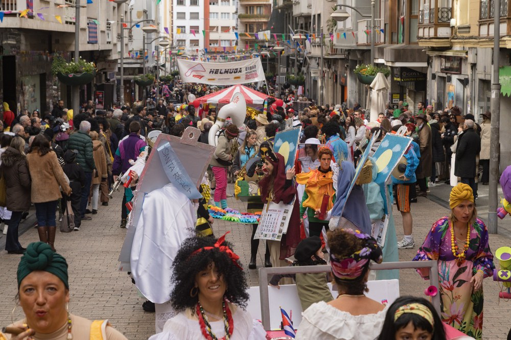 Concursos de desfile de cuadrillas y bar mejor decorado de Carnavales