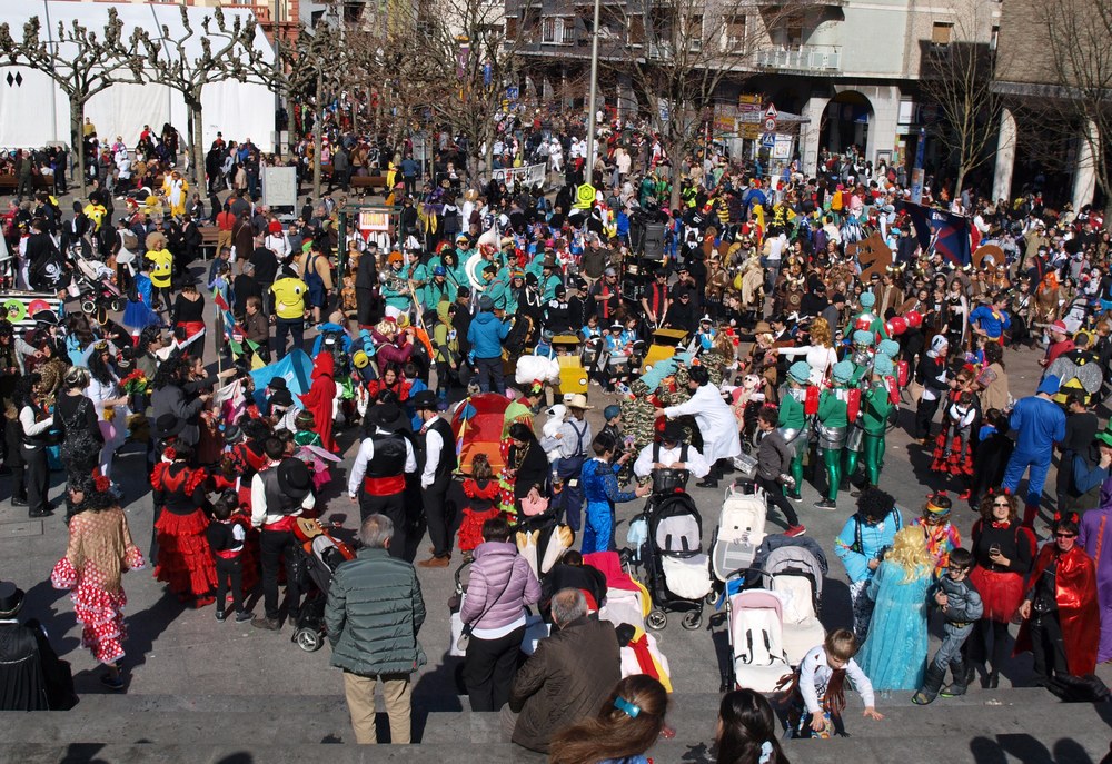Concursos de desfile de cuadrillas y bar mejor decorado de Carnavales 2018