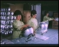 Ego Ibarra pregunta: ¿Quiénes son las mujeres trabajadoras de las fotos? ¿Qué hacen?