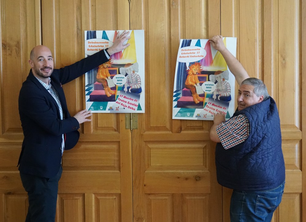 Eibar acoge a partir del martes la 37º edición de la Muestra de Teatro Escolar del Bajo Deba Imagen de la rueda de prensa de la Muestra de Teatro Escolar del Bajo Deba.