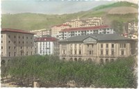 Eibar tiene 27.474 habitantes; 14.148 mujeres y 13.326 hombres. En el año 2016 el número de habitantes era de 27.493; 27.496 en el año 2017.