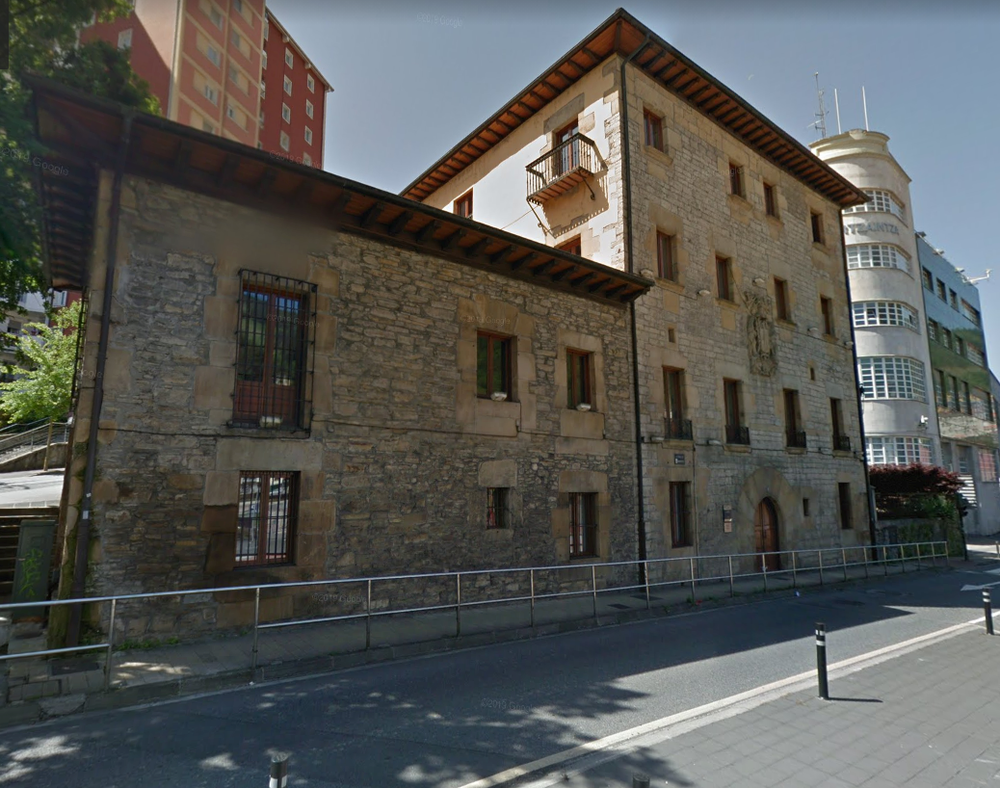 El Ayuntamiento de Eibar firma un convenio con la UEU (Universidad Vasca de Verano) para la realización de obras de adaptación en Markeskoa para impartir el Máster en Enseñanza Palacio Markeskoa.