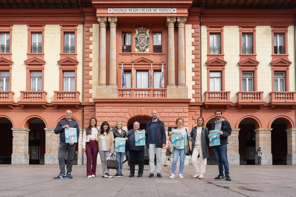 El Ayuntamiento de Eibar se suma al Día Internacional de la Danza con la organización de exhibiciones y actividades de escuelas, academias y grupos locales de baile Imagen de la presentación de las actividades programadas en torno al Día Internacional de la Danza.