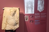 El Museo de Eibar muestra el arcabucero que decoraba el balcón de la fachada principal de la torre de Untzaga