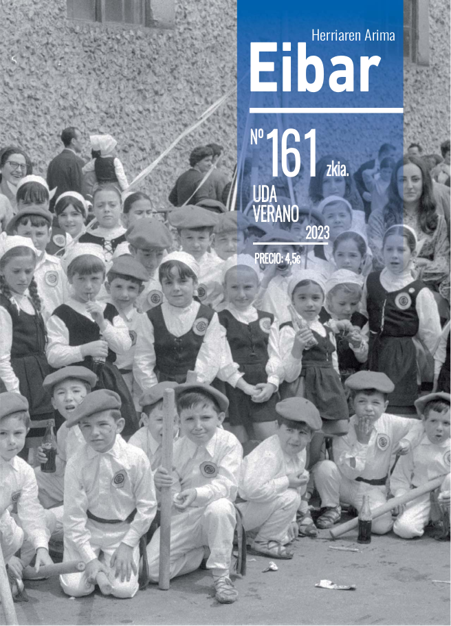 El último número de la revista Eibar (161), que corresponde al verano de 2023, ya está en la calle y en esta web Dantzaris del grupo "Kezka" del Club Deportivo de Eibar (década de los 60). Foto: Archivo Municipal de Eibar.