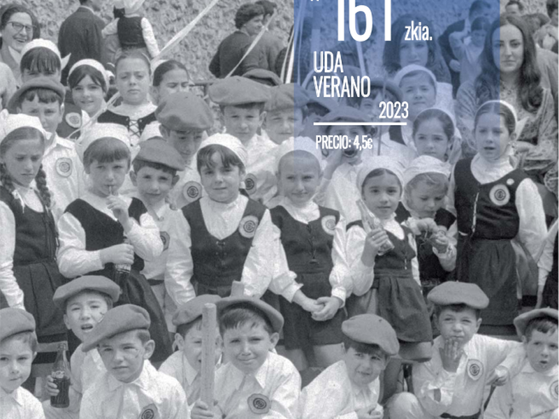  Dantzaris del grupo "Kezka" del Club Deportivo de Eibar (década de los 60). Foto: Archivo Municipal de Eibar.