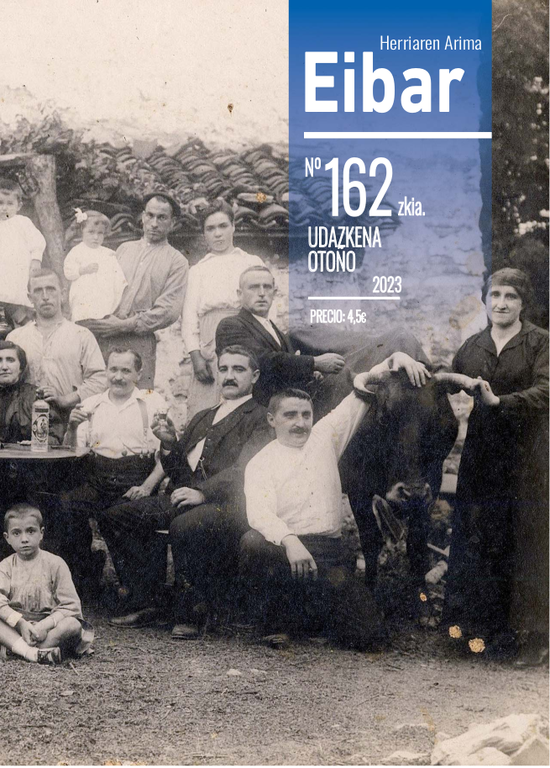 Familia Aguire-Iraegui en el caserío Azaldegigainekoa (circa 1916/17). Fotografía: AME ( cedida por la familia Basterrica-Sales).