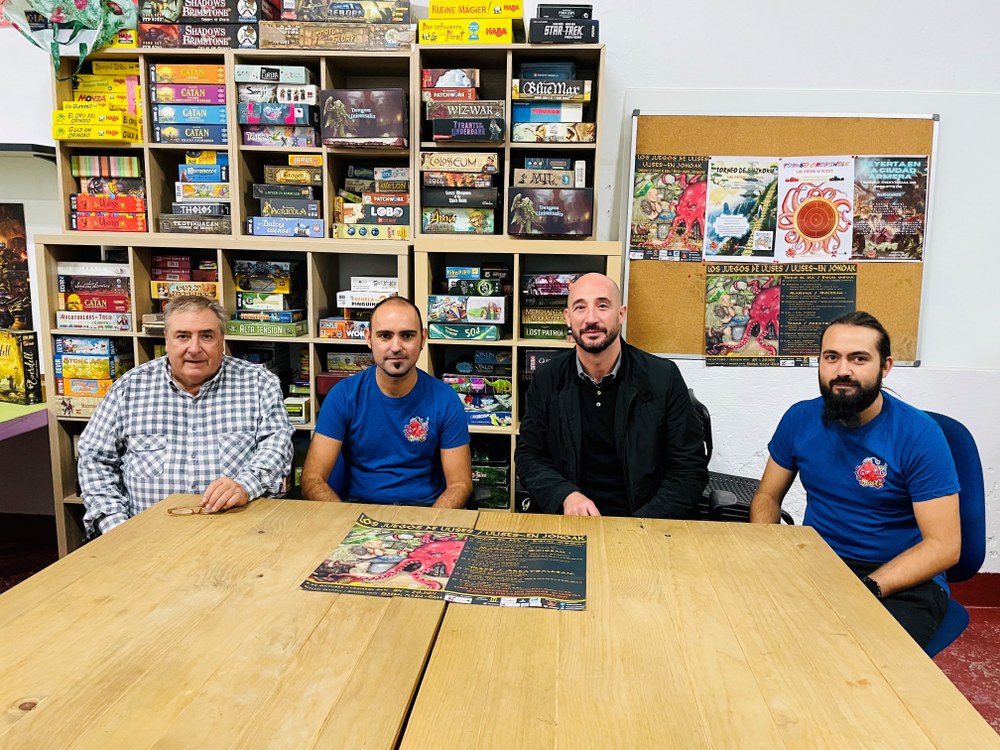 Errebal Plazia acogerá este sábado, 8 de octubre, una jornada de juegos de mesa, con motivo del 10º aniversario de la asociación Odisea Imagen de la rueda de prensa organizada para presentar las actividades organizadas por la asociación Odisea, con motivo de su 10º aniversario.