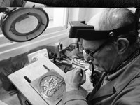 Jose Kareaga Guridi (1930-2008): exposición de parte de la obra del grabador, pintor, joyero y damasquinador eibarrés. 