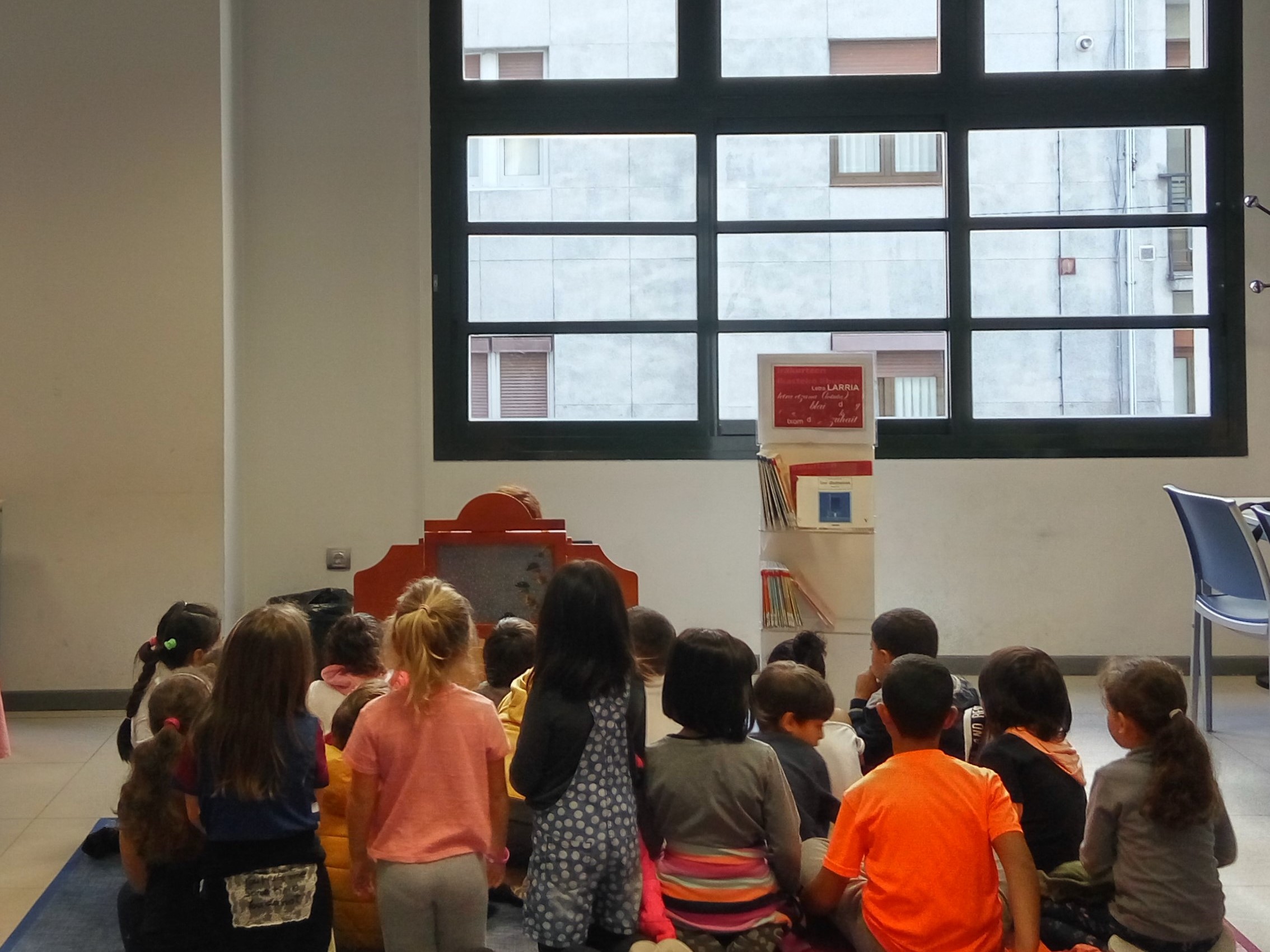 La Biblioteca municipal promueve varios programas de colaboración con los centros educativos de Eibar para favorecer la afición a la lectura