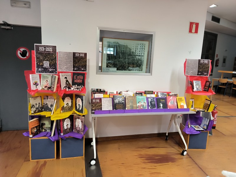 La Biblioteca Municipal también conmemora el 95 aniversario de la II República en Eibar con una selección bibliográfica especial