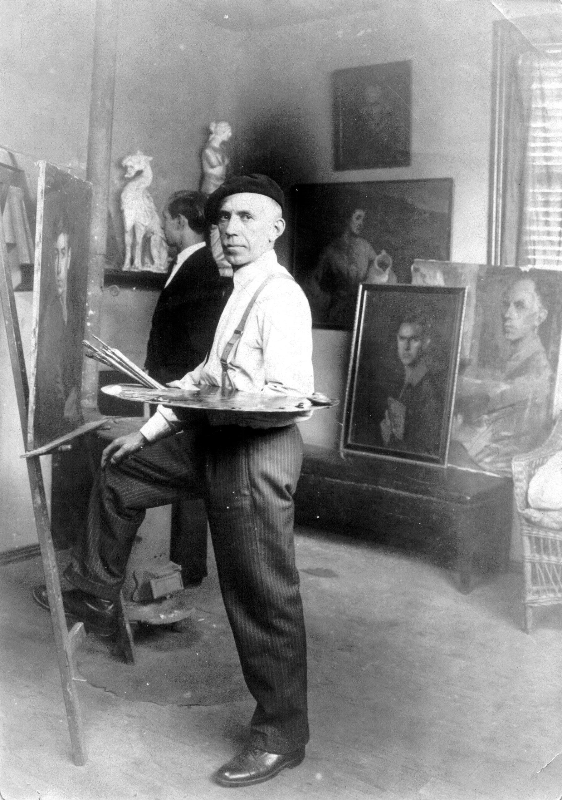 La biografía del pintor eibarrés Jacinto Olave Azpiri (Eibar, 1877-1957) en esta página web.