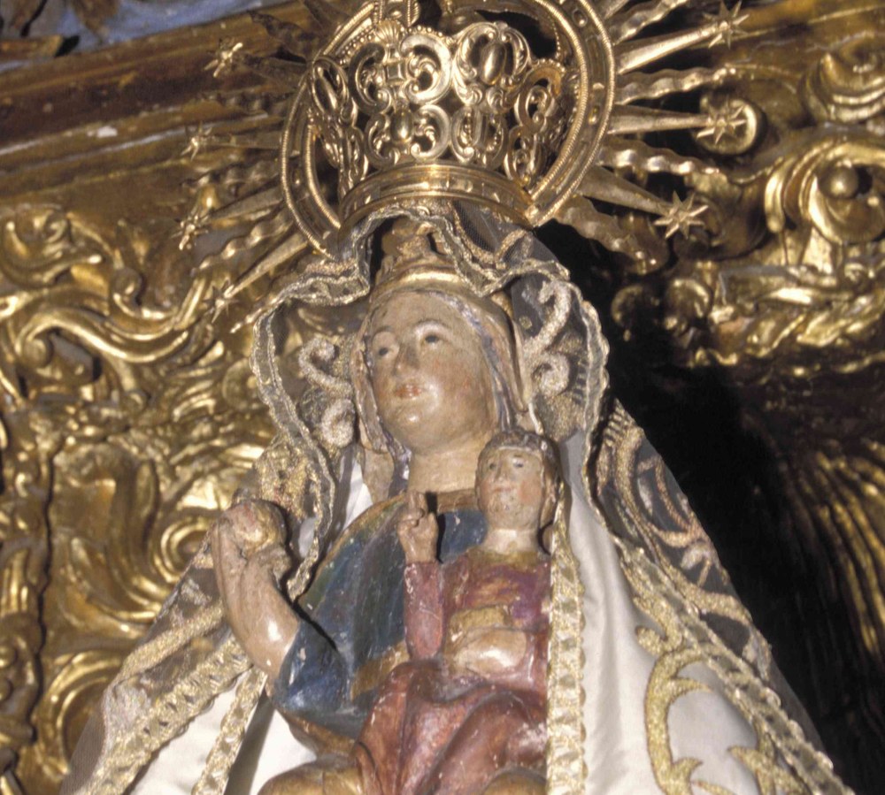 La escultura de la Virgen de Arrate claro ejemplo de la imaginería mariana de la Edad Media La escultura de la Virgen de Arrate claro ejemplo de la imaginería mariana de la Edad Media
