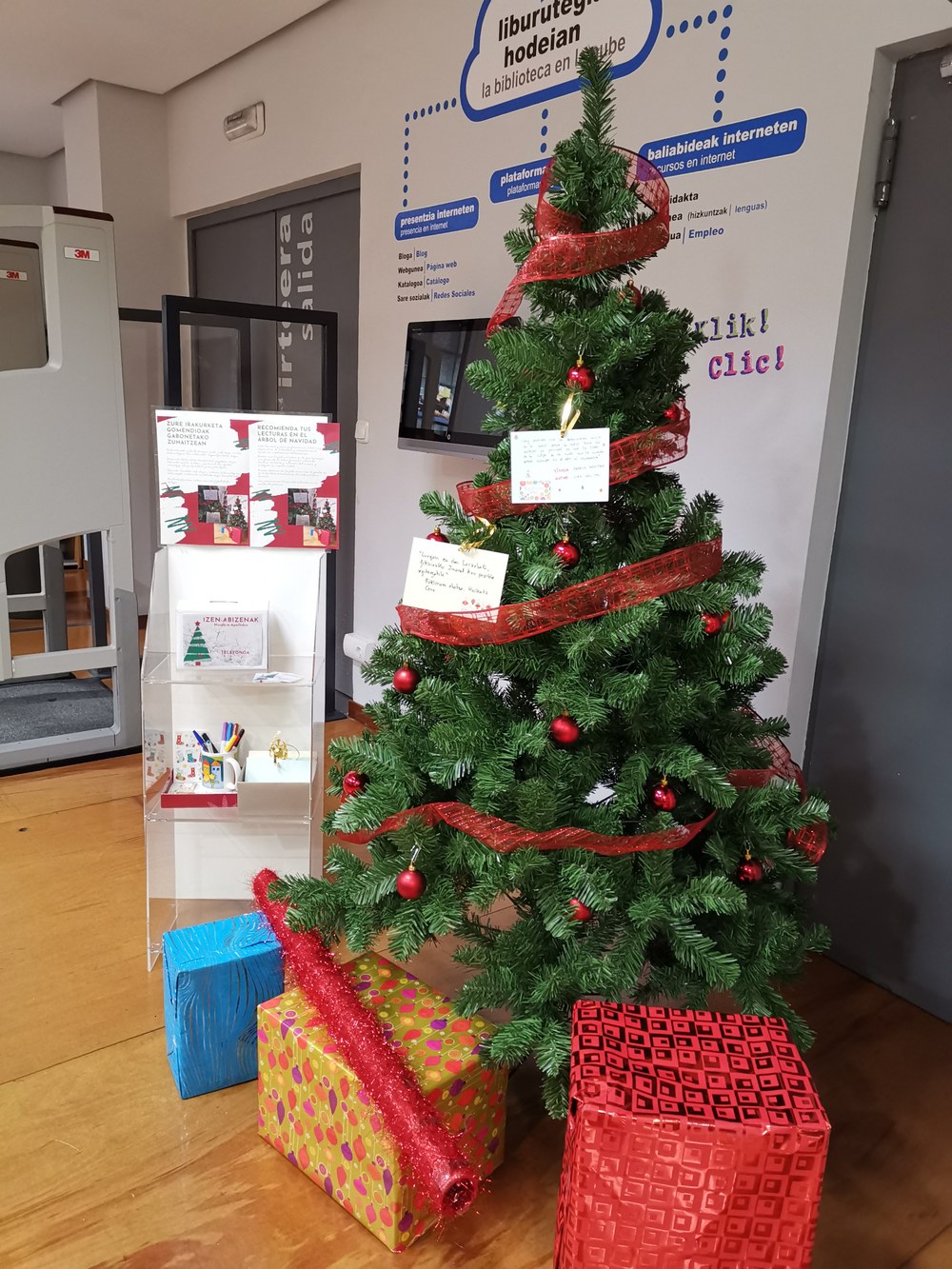 Recomienda tus lecturas en el árbol de Navidad