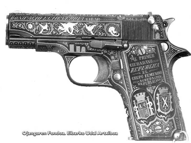 Recuperada la pistola que el Grupo femenino de la Agrupación Republicana de Eibar regaló a Niceto Alcalá Zamora