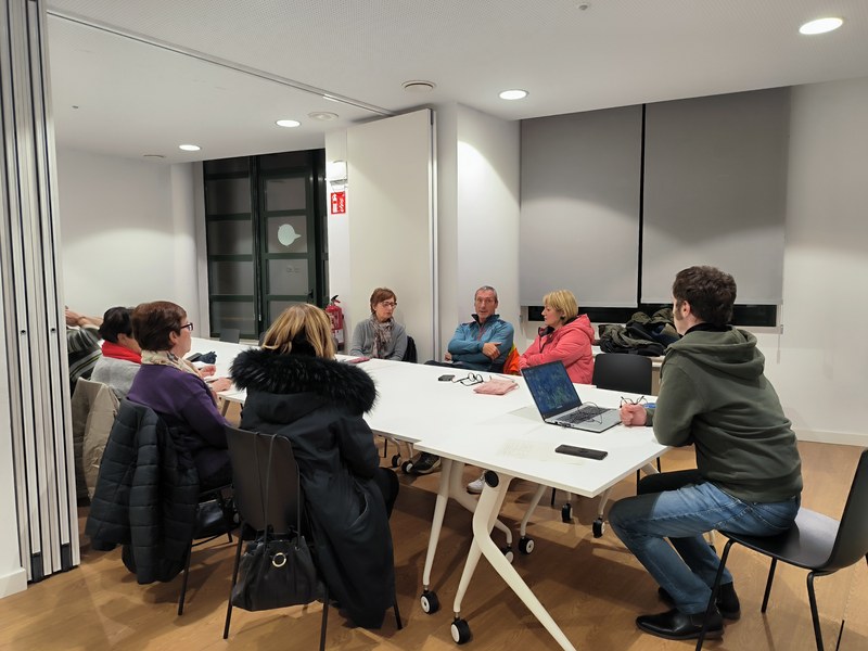 Réunions dans la Bibliothèque: reuniones para practicar francés