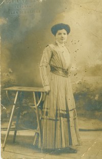 Testimonios de mujeres eibarresas que abrieron camino hacia la igualdad en  “Eibartarren Ahotan”.