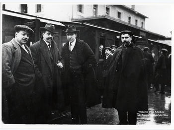 Alejandro Telleria (1876-.1939), el alcalde de la proclamación de la República (el primero por la izquierda). Foto: Archivo Municipal