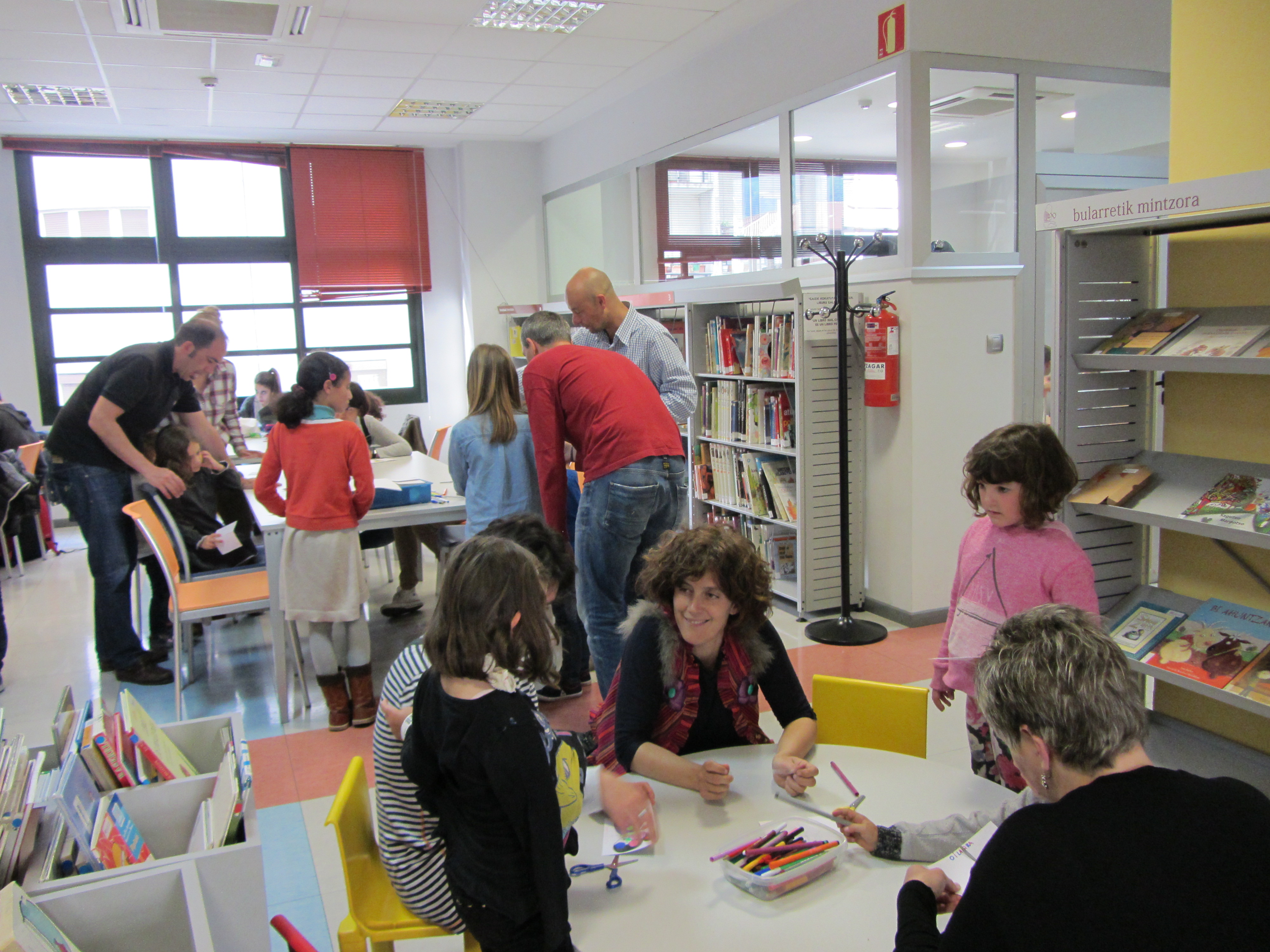 Varias actividades para niños/as y jóvenes en la Biblioteca