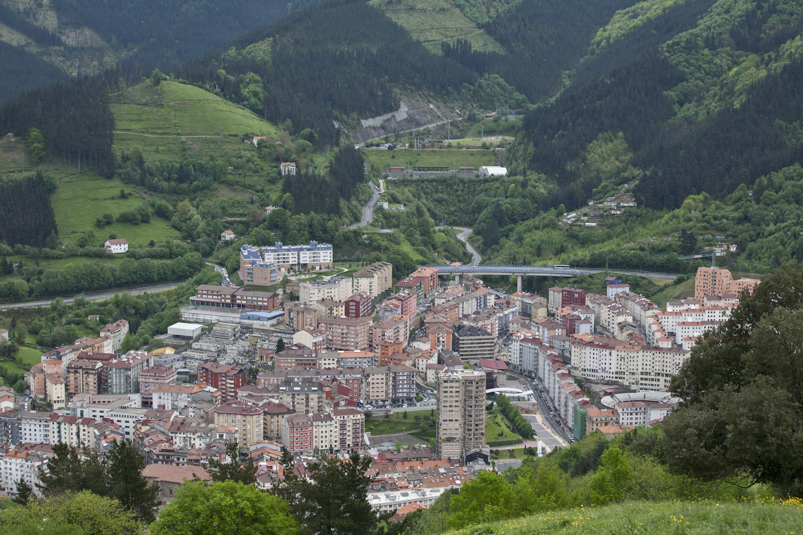 El Ayuntamiento de Eibar reconfigura el modo en el que la ciudadanía podrá hacer llegar sus quejas, propuestas y sugerencias en el marco de las reuniones de barrio 2020