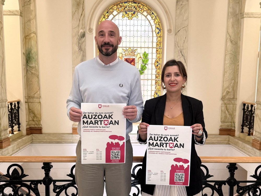 Jon Iraola, alcalde, y Vanesa Hortas, concejala delegada de Gobierno Abierto.