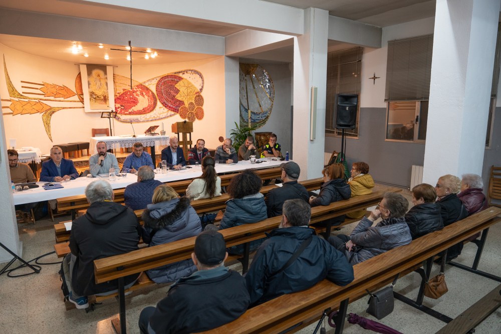 El Ayuntamiento ha recibido alrededor de 300 peticiones y propuestas en las siete reuniones de barrio celebradas en noviembre Imagen de una de las reuniones de barrio celebradas en este 2022.