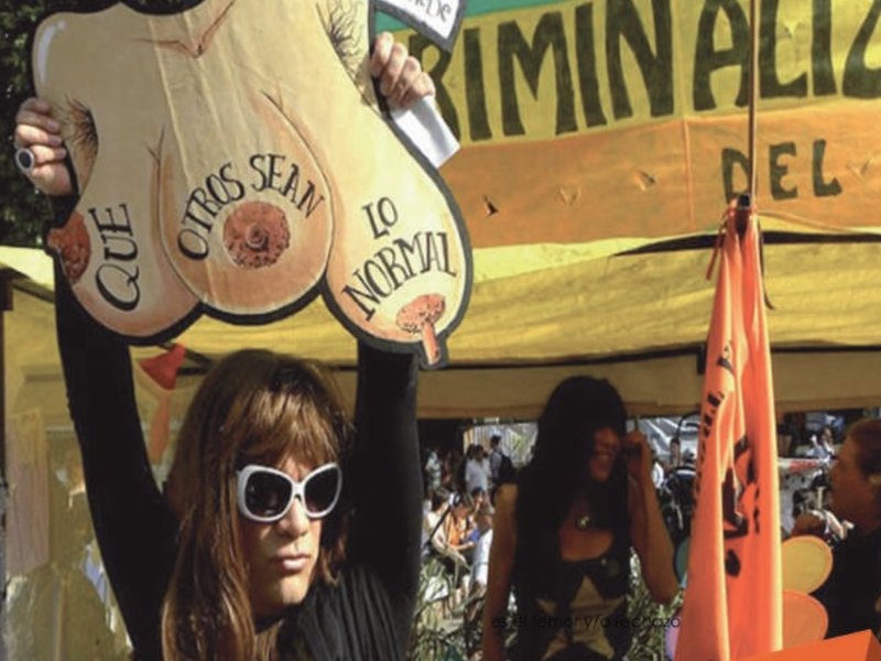 La exposición "LGTBIQ+fobia delitos y discursos de odio" en Andretxea