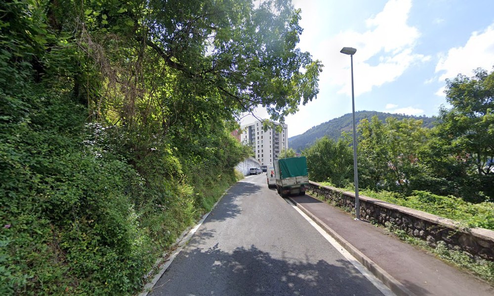 Adjudicada en 640.259 euros la construcción del nuevo espacio de aparcamiento en Legarre Lugar donde se ubicará el nuevo espacio para el estacionamiento de vehículos en la zona de Legarre Gain.
