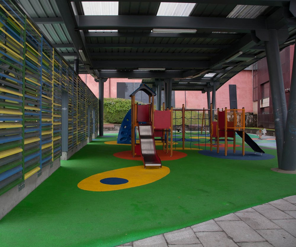 Amaña contará este año con dos parques de juegos infantiles en Tiburcio Anitua y en la plazoleta de Torrekua