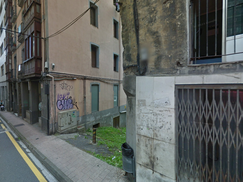 Arragueta avanza hacia la reurbanización, tras retirar Iberdrola el cableado del número 16