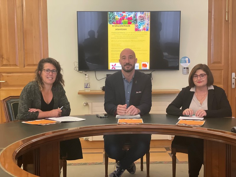 Imagen de la presentación para que el alumnado de FP en el área del comercio haga prácticas en el sector del escaparatismo.