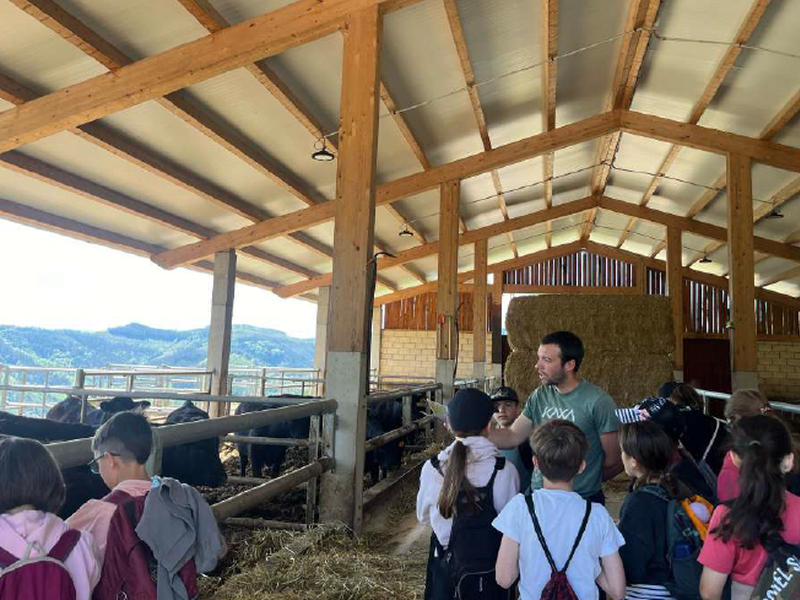 "Baserrixa Hurretik": el mundo rural se convierte en aula viva para la juventud eibarresa