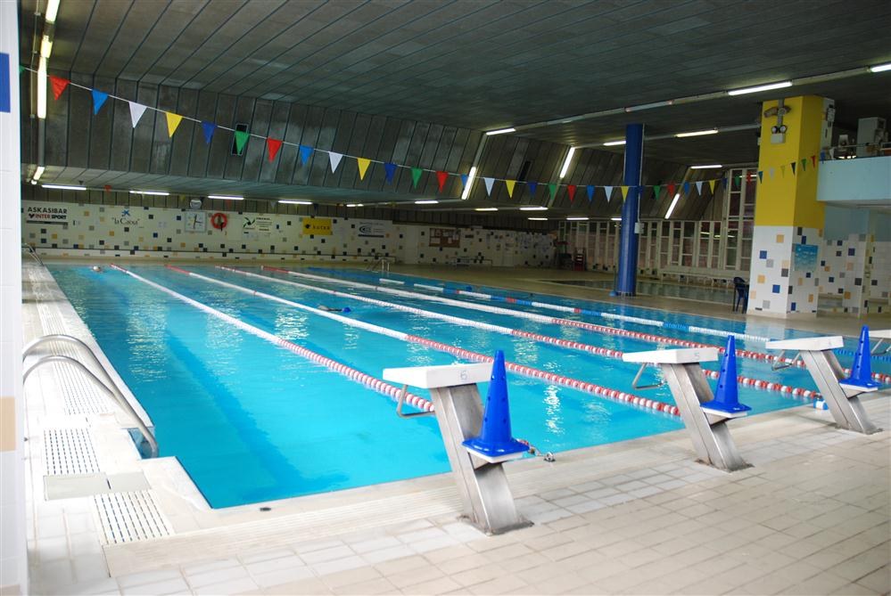 Piscina cubierta del polideportivo de Ipurua. Fotografía: www.euskadi.eus