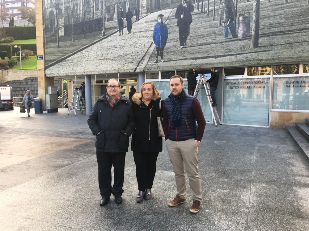 Eibar cuenta con varias fotografías instaladas en distintos edificios relacionadas con la memoria histórica