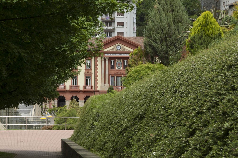 Eibar impulsa nuevas ayudas para personas en tratamiento terapéutico y entidades sociales locales Ayuntamiento de Eibar.