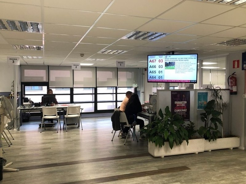 Eibar refuerza su red de servicios sociales y supera las 2.300 prestaciones tramitadas