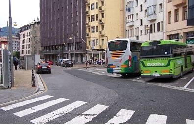 El 85 % de las personas usuarias del servicio de autobús interurbano en Eibar opina que la estación de autobuses debe permanecer en Egogain