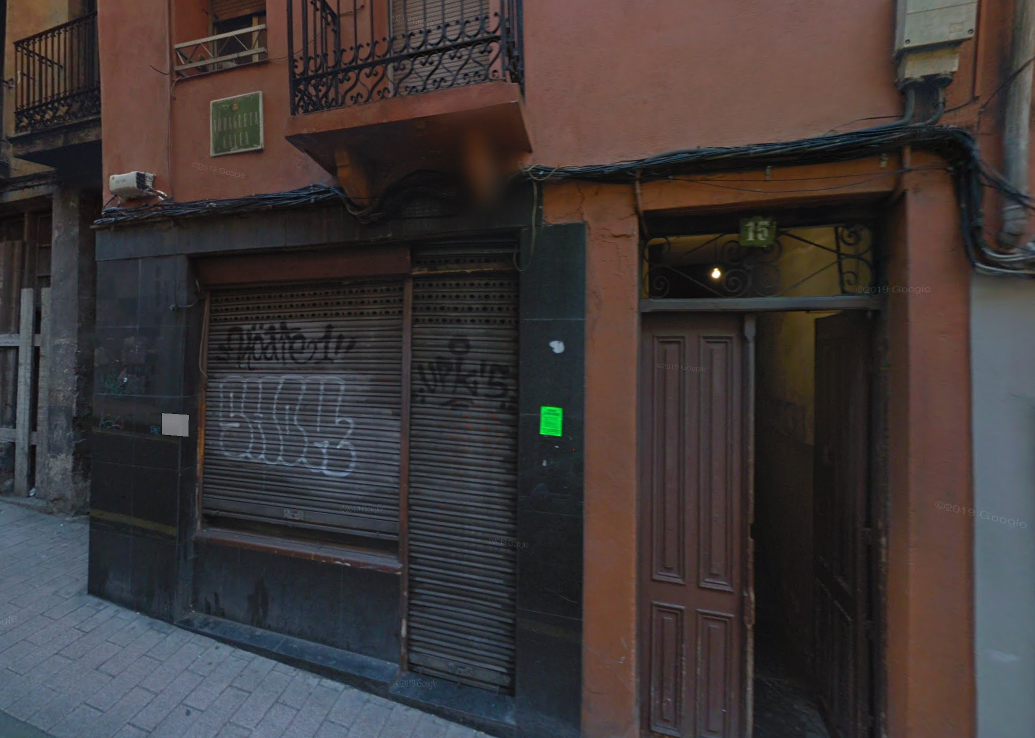 El Alcalde, Miguel de los Toyos, condena los robos ocurridos en las viviendas del edificio número 15 de Arragueta