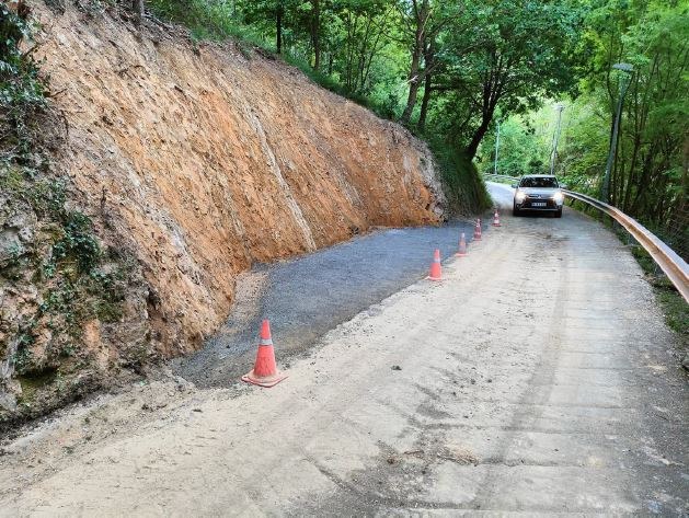El Ayuntamiento acomete diversas mejoras en los accesos al barrio de Miraflores Imagen de las obras de mejora realizadas en los accesos al barrio de Miraflores.