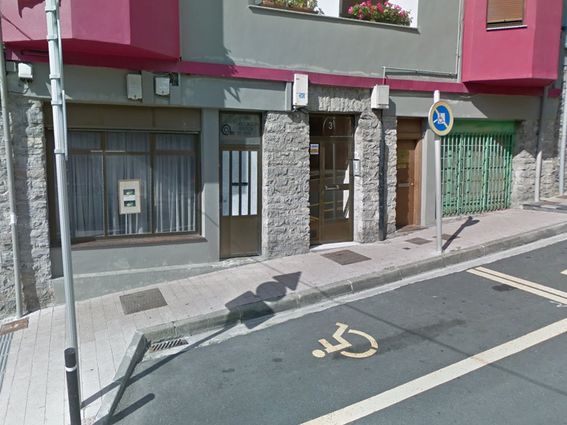 Imagen del local que la Asociación de Artistas Eibarreses tiene en la calle Pagei número 3 bajo.