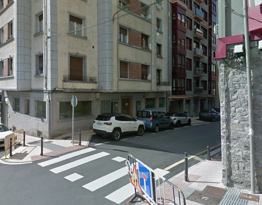 El Ayuntamiento adjudica en 96.417 euros las obras complementarias de urbanización de la calle Blas Etxeberria Imagen de archivo de la calle Blas Etxeberria.